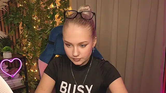 AnnieSwanson's cam snapshot