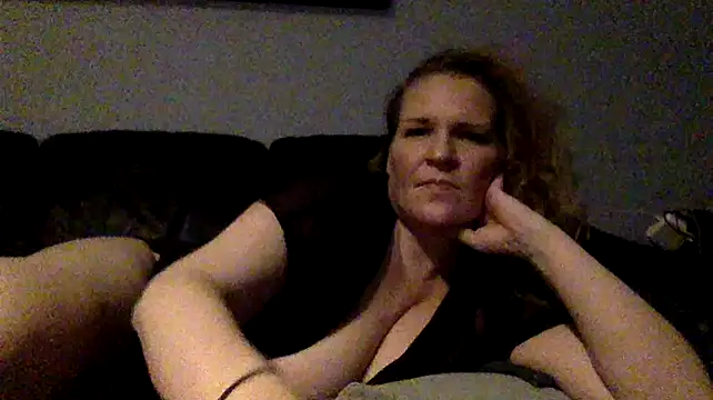 Dinslavnu live sex cam