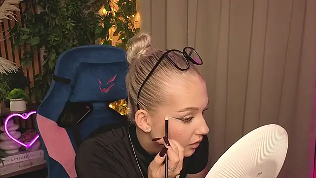 AnnieSwanson's cam snapshot