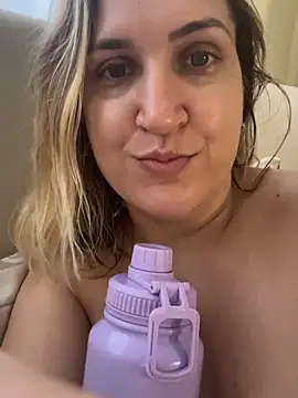 Bia_sexynovaes live sex cam