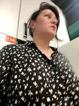 ZhenjaPoledance live sex cam