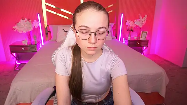 ArrinaWairr live sex cam