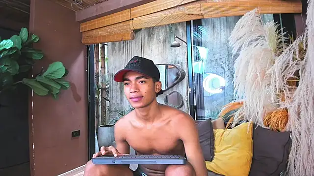 AlanCutee live sex cam