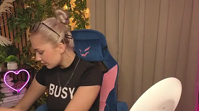 AnnieSwanson live sex cam