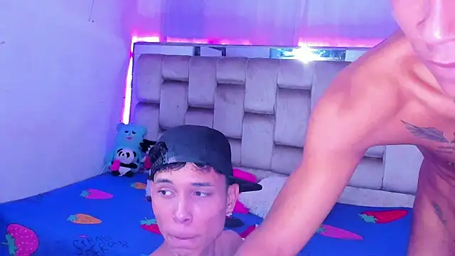 boyswantingplay live sex cam