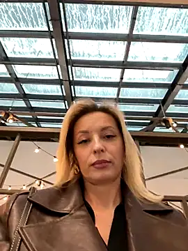 VikaBunny1 live sex cam