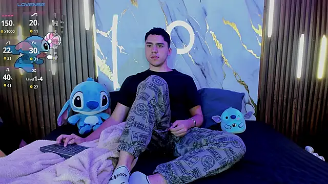 LiamNovak live sex cam