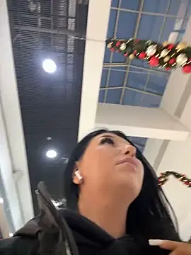 Tisha_Busty live sex cam