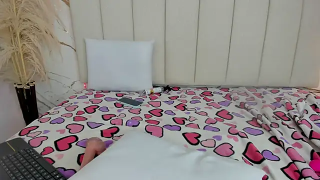 _Emma_whiitee_ live sex cam