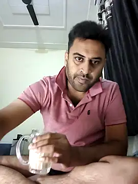 ITZ_GURU live sex cam