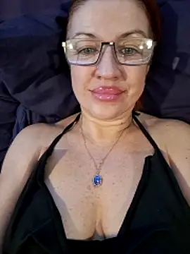 KiraXTender live sex cam