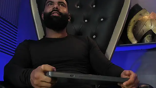 BeardAndrew live sex cam