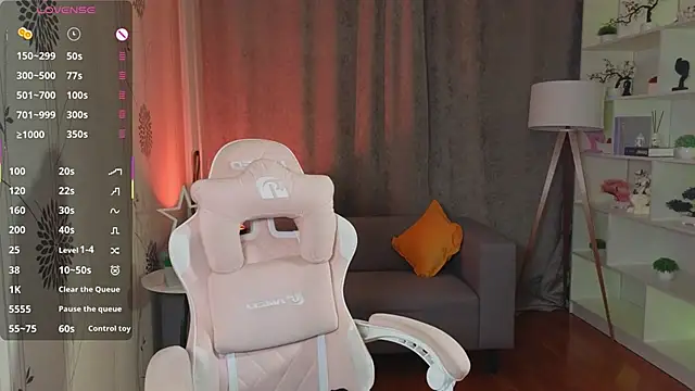 Lovella_Lips live sex cam