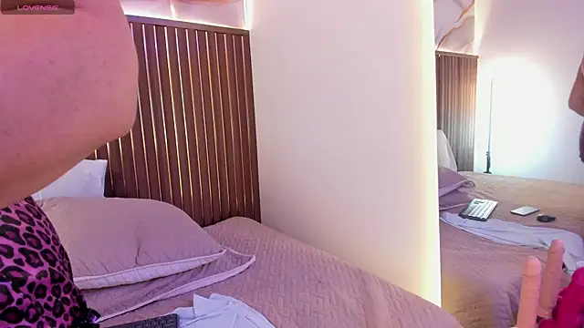 Roxie-NS's cam snapshot