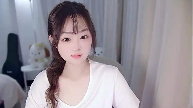 YUANYUAN-A live sex cam