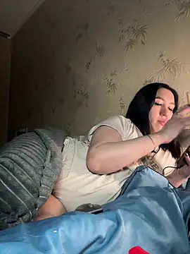 Naughtbaby_2025's cam snapshot