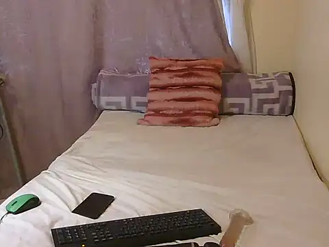 Sexy-Bitch84's cam snapshot