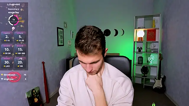 astren_villo live sex cam