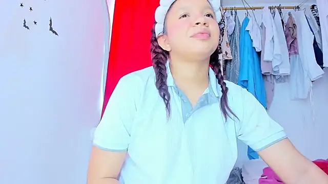 Emily_Coper18 live sex cam