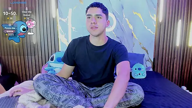 LiamNovak live sex cam