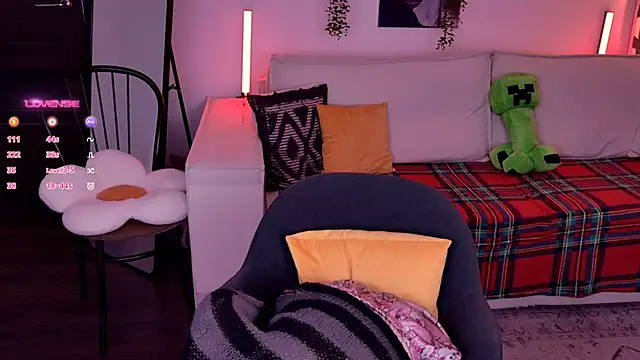 Lollyshy live sex cam