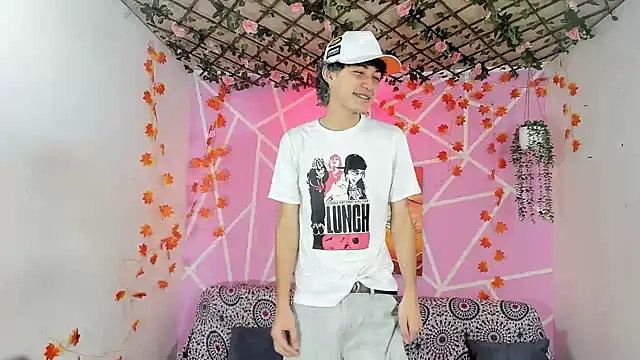 Fresahot2005 live sex cam