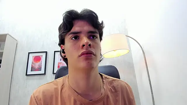 BenitoSaenz live sex cam