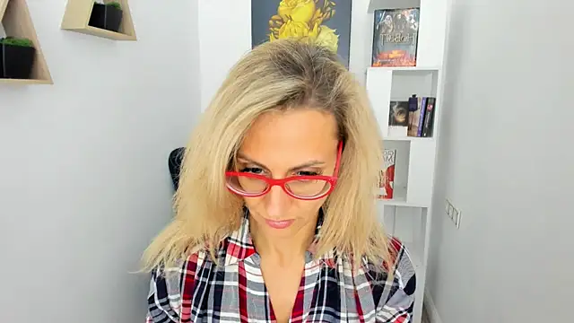 MuseOfStage live sex cam