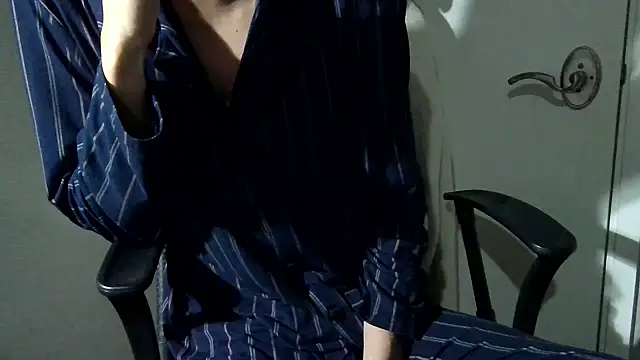 minhyuck001 live sex cam