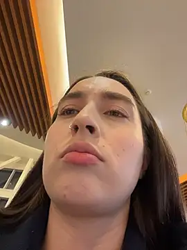 Holly_Play live sex cam