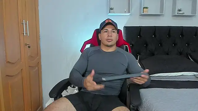 tyler_hank01 live sex cam