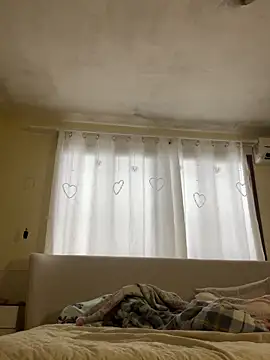 Bia_sexynovaes live sex cam