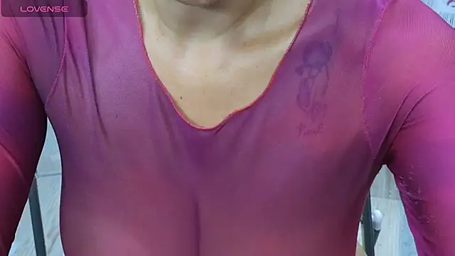 caro_mature_wild_hot's cam snapshot