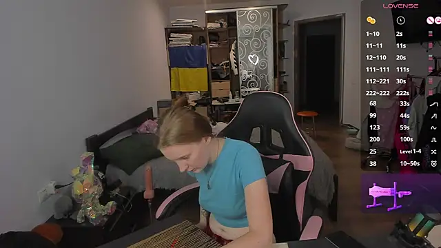 Mary_Blu's cam snapshot