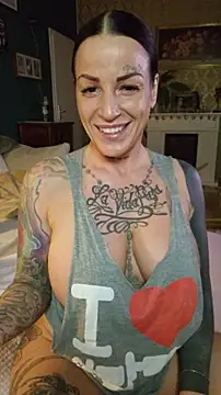 EmilyDiazofficial live sex cam