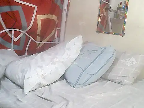 loriepinay46's cam snapshot