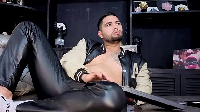 matteosantos live sex cam