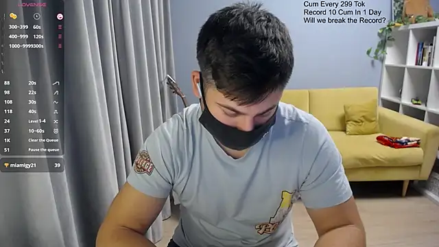 Tomguys live sex cam