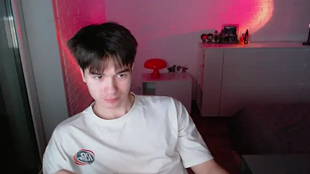 MarkusDean live sex cam