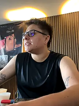 IanGilbert live sex cam