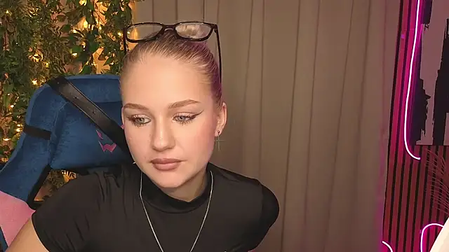 AnnieSwanson live sex cam