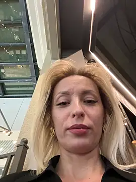 VikaBunny1 live sex cam