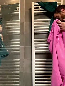 GoldenPussy1329 live sex cam