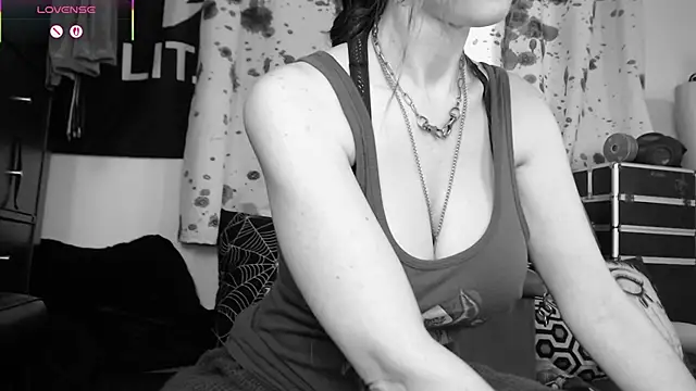 Silentmary live sex cam