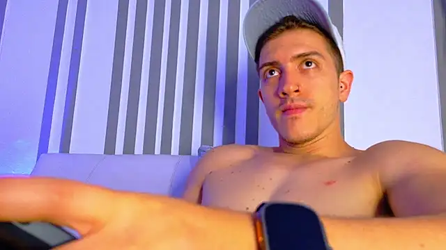 ALANNFERRER live sex cam