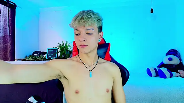 twink_sebas_ live sex cam