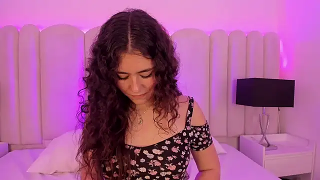 Emmalorez__'s cam snapshot