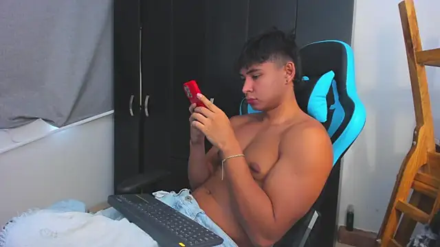 Bray_Kevin live sex cam