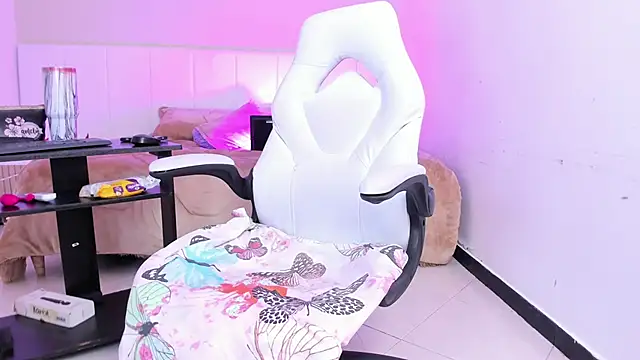 estrella_bigboobs14's cam snapshot