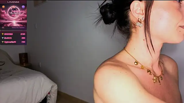 Moonlight-Temptation live sex cam